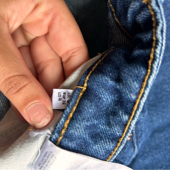 NASTY GAL MOM JEANS- 4 - Picture 5 of 5